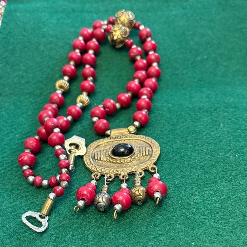 Vintage Unique One Of A Kind Bohemian Red and Gold Beaded Necklace - Picture 8 of 8